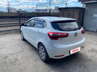 2014 Kia Rio III, белый, 850000 рублей, вид 4