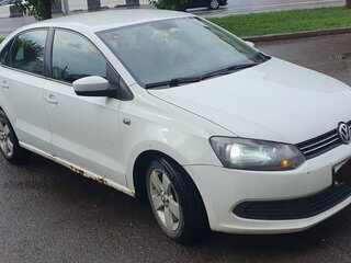 2014 Volkswagen Polo V, белый, 720000 рублей, вид 2