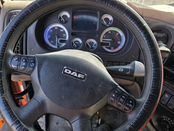 2012 DAF XF 105, оранжевый, 1990000 рублей - вид 10