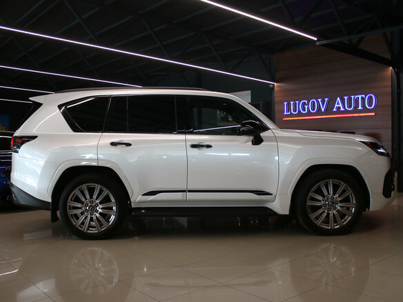 2022 Lexus LX 600 IV, белый, 15400000 рублей - вид 2