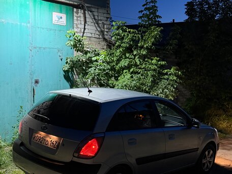 2009 Kia Rio II Рестайлинг, серебристый, 470000 рублей, вид 4