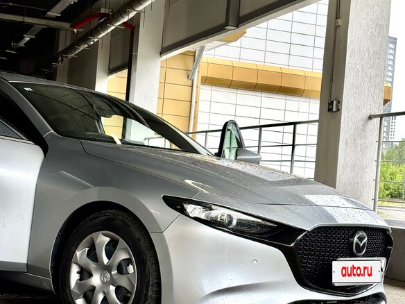 2021 Mazda 3 IV (BP), серебристый, 1600000 рублей - вид 1