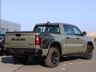 2026 Ram 1500 Crew Cab V Рестайлинг, зелёный, 10990000 рублей, вид 5
