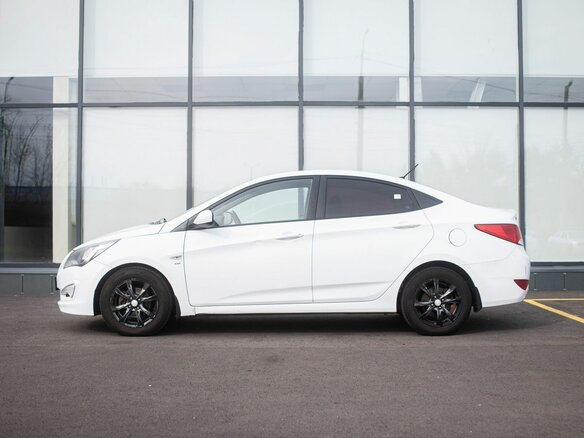 2014 Hyundai Solaris I Рестайлинг, белый, 580000 рублей - вид 6
