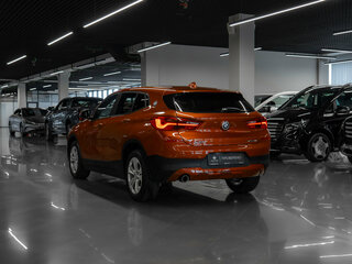 2018 BMW X2 sDrive18i I (F39), оранжевый, 2245000 рублей, вид 4