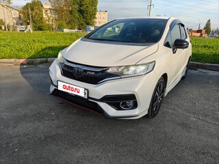 2018 Honda Fit III Рестайлинг, белый, 1500000 рублей, вид 4