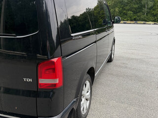 2011 Volkswagen Multivan T5 Рестайлинг, чёрный, 1850000 рублей, вид 3