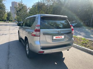 2013 Toyota Land Cruiser Prado 4-speed 150 Series Рестайлинг 1, серебристый, 3450000 рублей, вид 4