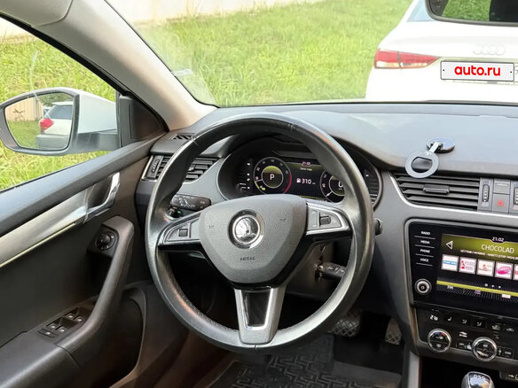 2018 Skoda Octavia III (A7) Рестайлинг, белый, 2040000 рублей - вид 8