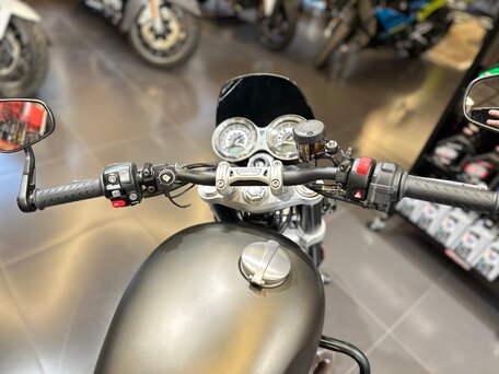 2023 Triumph Speed Twin, чёрный, 1570000 рублей, вид 4