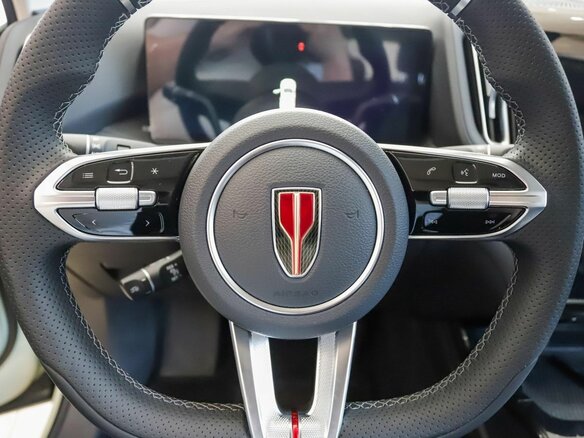 2025 Hongqi HS3, зелёный, 3300000 рублей - вид 15