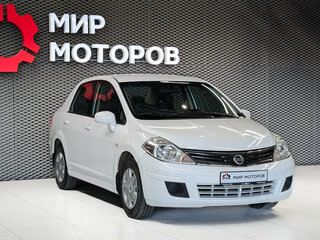 2013 Nissan Tiida I Рестайлинг, белый, 810000 рублей, вид 3