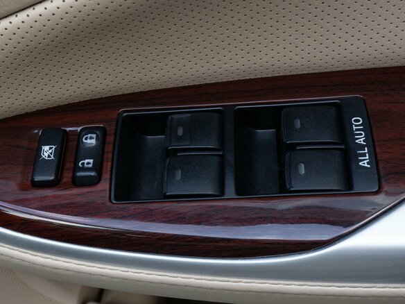 2011 Toyota Crown XIII (S200), чёрный, 1847000 рублей - вид 16