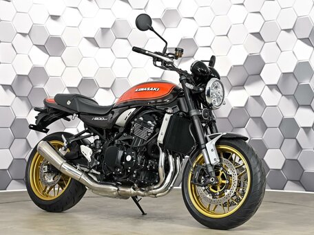 2025 Kawasaki Z 900RS, коричневый, 1377000 рублей, вид 1