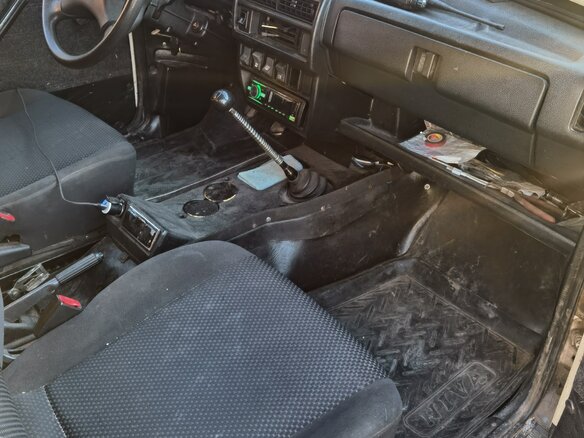 1995 Lada (ВАЗ) 2121 (4x4) I Рестайлинг, бежевый, 160000 рублей - вид 2