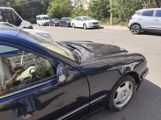 2001 Mercedes-Benz E-Класс 320 II (W210, S210) Рестайлинг, чёрный, 470000 рублей, вид 4