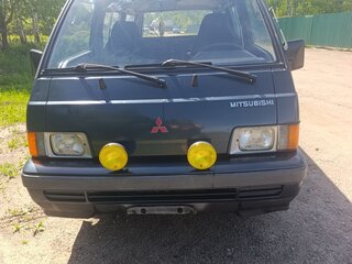 1990 Mitsubishi L300 II, синий, 295000 рублей, вид 1