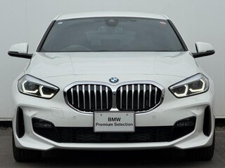 2022 BMW 1 серии 118i III (F40), белый, 1750000 рублей, вид 2
