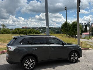 2014 Mitsubishi Outlander III Рестайлинг, серый, 1380000 рублей, вид 3