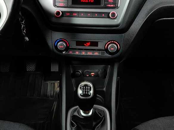 2015 Kia Rio III Рестайлинг, чёрный, 999000 рублей - вид 11