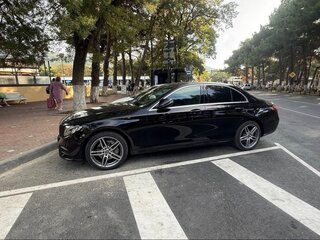 2018 Mercedes-Benz E-Класс 220 d V (W213, S213, C238), чёрный, 4000000 рублей, вид 2