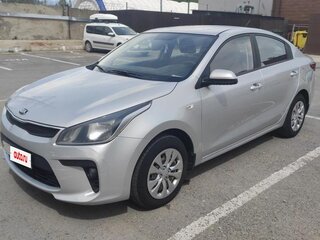 2017 Kia Rio IV, серебристый, 880000 рублей, вид 2