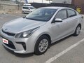 2017 Kia Rio IV, серебристый, 880000 рублей - вид 1