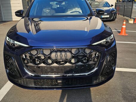 2026 Audi Q5 40 TDI III (GU), синий, 7600000 рублей, вид 2