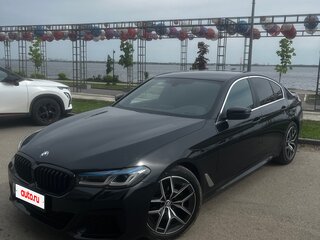 2019 BMW 5 серии 520i VII (G30/G31/G38), чёрный, 3650000 рублей, вид 4