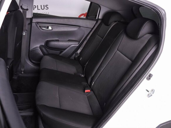 2021 Kia Rio X IV Рестайлинг, белый, 1365000 рублей - вид 8