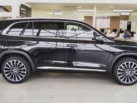 2026 Geely Monjaro I Рестайлинг, чёрный, 4954990 рублей, вид 5