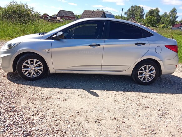 2011 Hyundai Solaris I, серый, 720000 рублей - вид 6