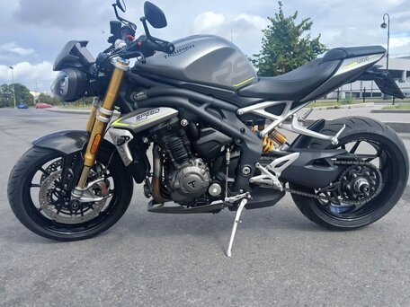 2020 Triumph Speed Triple, серый, 1230000 рублей, вид 4