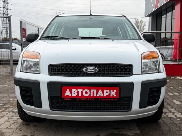 2011 Ford Fusion I Рестайлинг, белый - вид 1