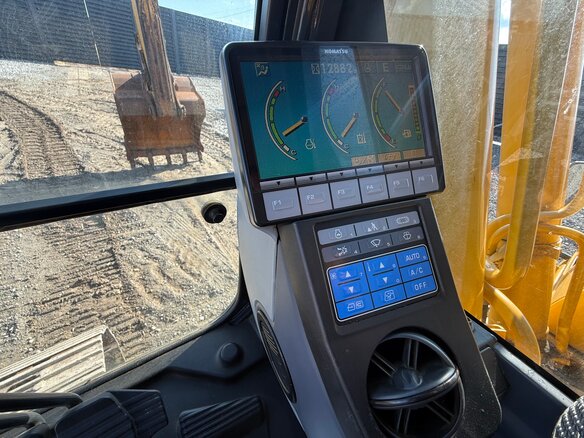 2020 Komatsu PC220-8, жёлтый, 8200000 рублей - вид 19