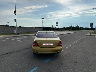 2001 Mercedes-Benz S-Класс 500 Long IV (W220), золотистый, 450000 рублей, вид 4