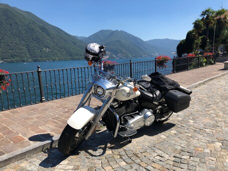 2018 Harley-Davidson Fat Boy, белый, 2550000 рублей, вид 2
