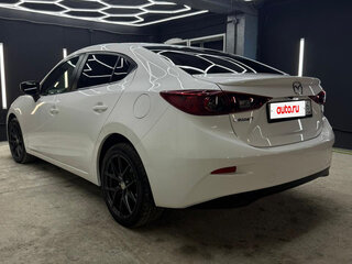 2018 Mazda 3 III (BM) Рестайлинг, белый, 1650000 рублей, вид 4