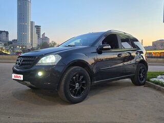 2005 Mercedes-Benz M-Класс 280 II (W164), чёрный, 1149000 рублей, вид 2