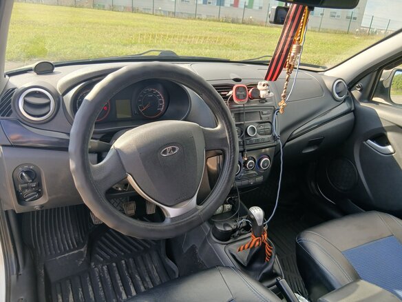 2017 Lada (ВАЗ) Kalina Cross II, белый, 565000 рублей - вид 13