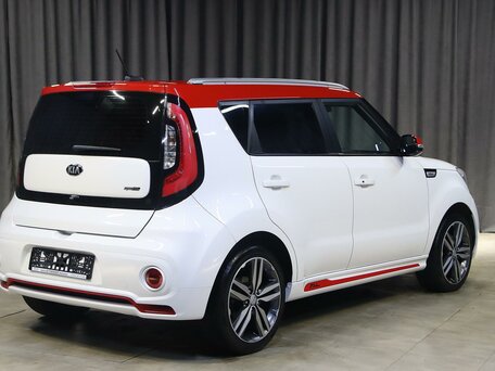2018 Kia Soul II Рестайлинг, белый, 1499000 рублей, вид 2