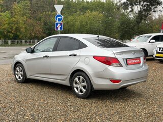 2014 Hyundai Solaris I, серебристый, 810000 рублей, вид 4