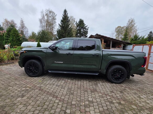 2022 Toyota Tundra CrewMax III, зелёный - вид 8