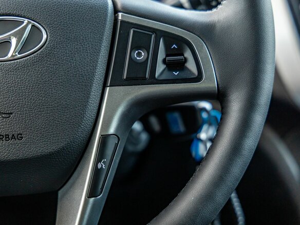 2015 Hyundai Solaris I Рестайлинг, белый, 1098000 рублей - вид 18