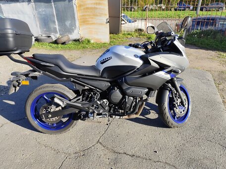 2016 Yamaha XJ6 (FZ6R), серый, 550000 рублей, вид 1
