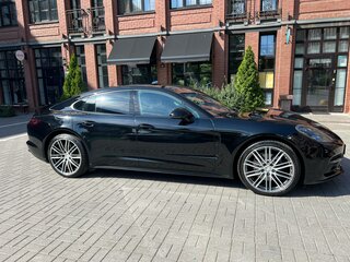 2020 Porsche Panamera 4 II, чёрный, 9000000 рублей, вид 3