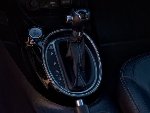 2018 Kia Soul II Рестайлинг, белый, 2000000 рублей - вид 7