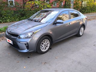 2020 Kia Rio IV, серый, 1650000 рублей, вид 1