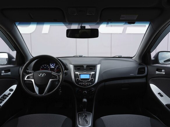 2013 Hyundai Solaris I, серый, 859000 рублей - вид 5