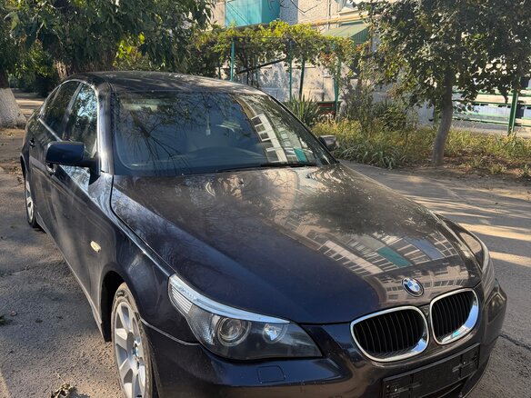 2004 BMW 5 серии 530i V (E60/E61), синий